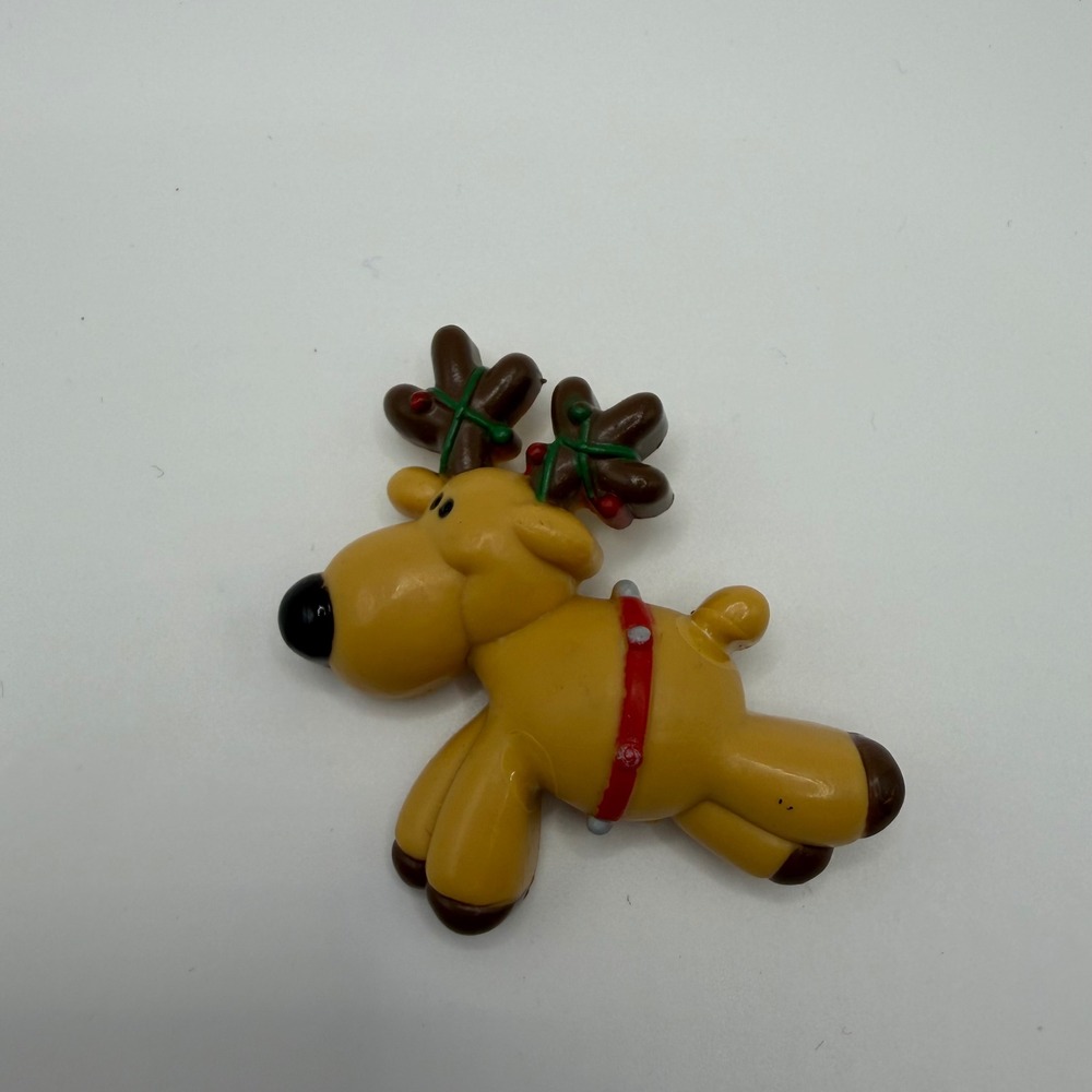 Vintage Russ Berrie Reindeer Pin Christmas Brooch Brown Tan Red Holiday Jewelry